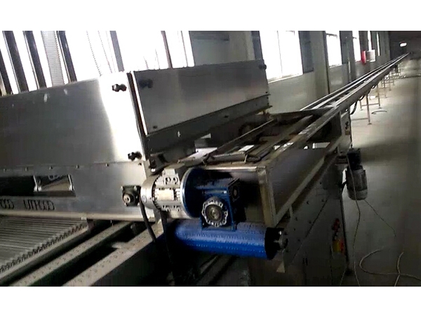 自動(dòng)解垛、脫蓋、吸饃、和饃盒回傳系統(tǒng)